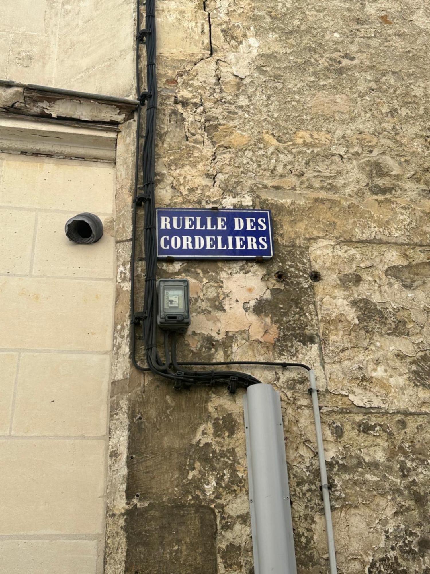 Appartement A Deux Pas De La Cathedrale à Laon Extérieur photo